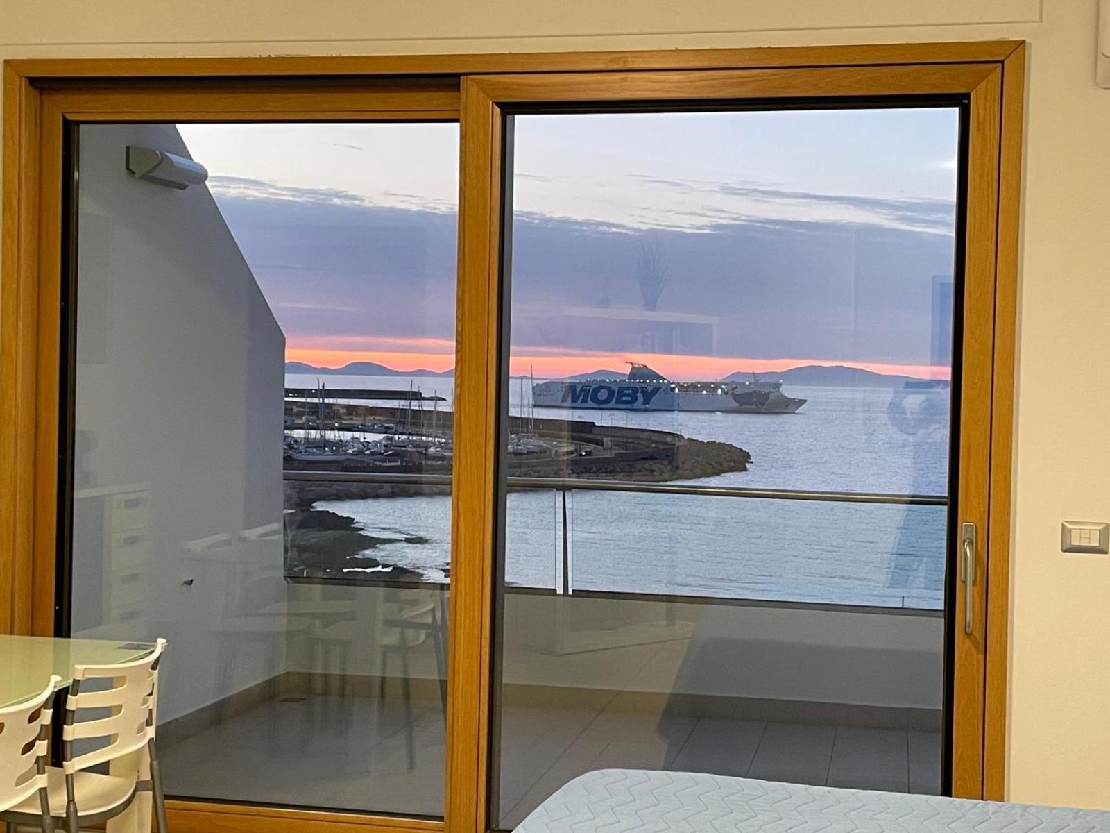 Casa Vacanza Acquamarina 托雷斯港 外观 照片